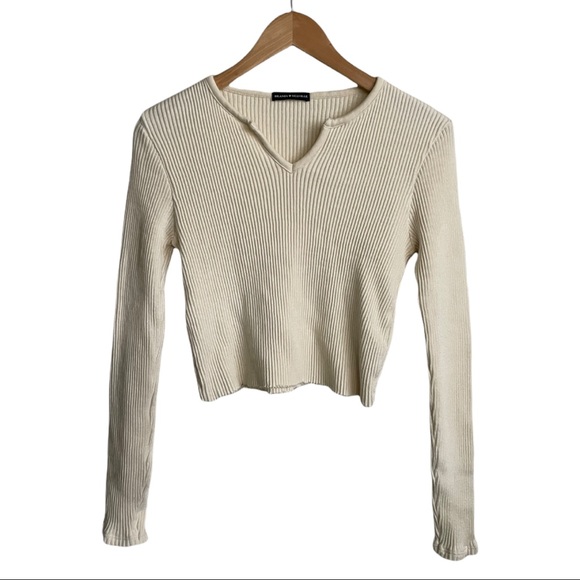 Brandy Melville Sweaters - Brandy Melville Ivory Ribbed Cropped Vneck Sweater